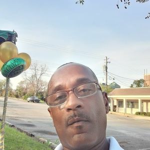 Meet your Posher, Devine